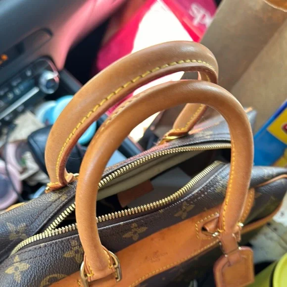 Louis Vuitton  authentic Brown Monogram  Bag - Picture 11 of 15